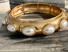 Pearl Statement Bracelet - Multiple Choices